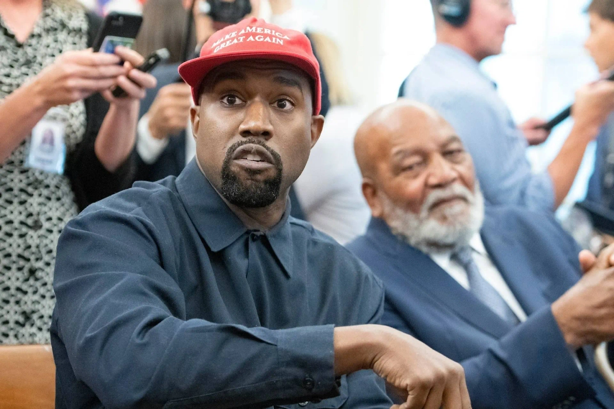 Обложка © Shutterstock / FOTODOM / Consolidated News Photos