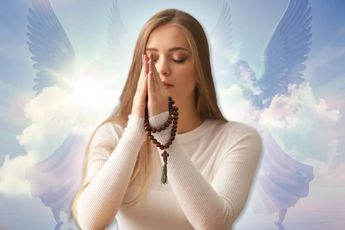 Кому молиться о здоровье детей и внуков: самые сильные молитвы ангелам, Богу и Богоматери. Коллаж © Life.ru. Обложка © Shutterstock / FOTODOM / Photography FJC © Freepik / kjpargeter © Shutterstock AI