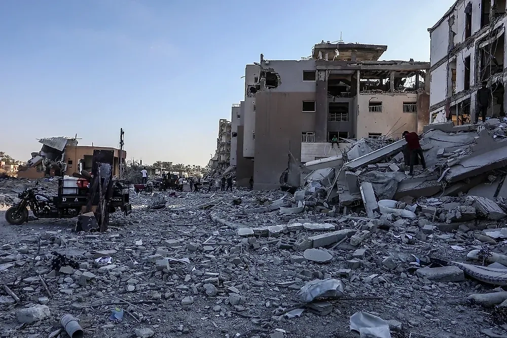 Обложка © Shutterstock / FOTODOM / Anas-Mohammed