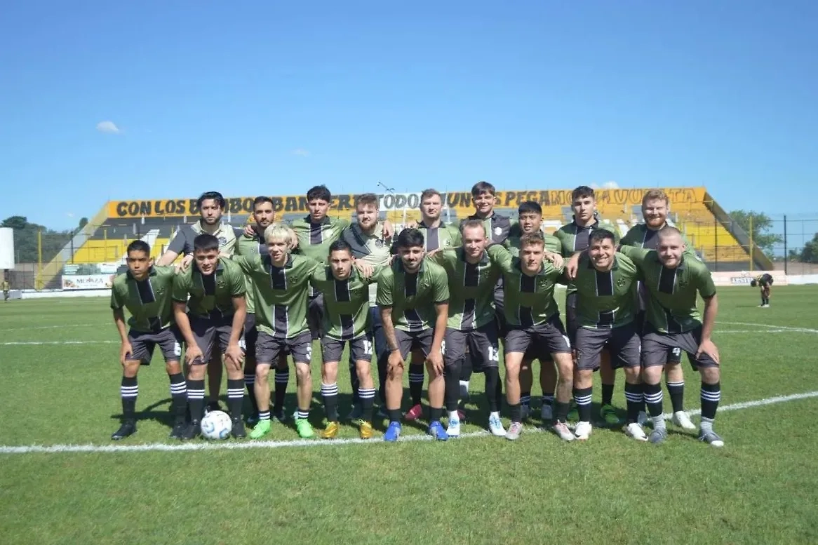 Футбольный клуб Club Deportivo de Moscú. Обложка © VK / Евро-Футбол.Ру