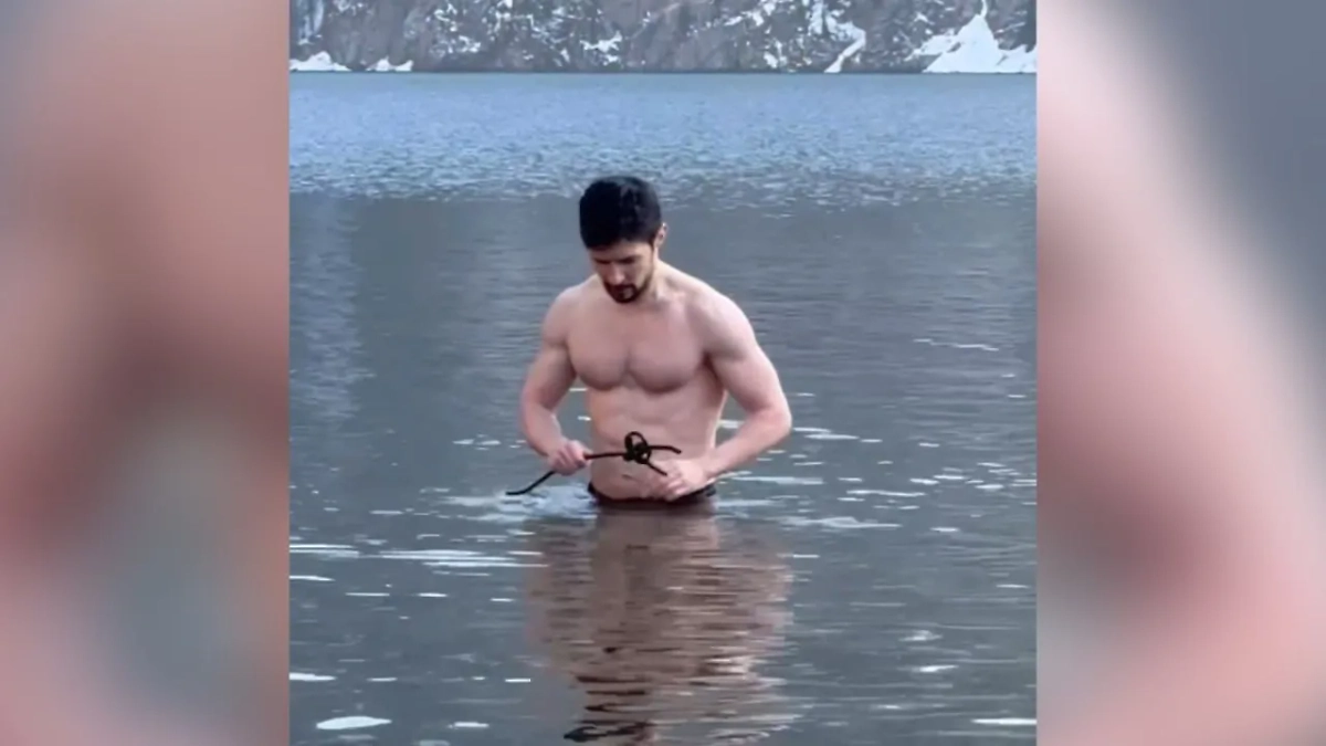 Дуров вытащил прут со дна озера в Казахстане. Обложка © Telegram / Код Дурова