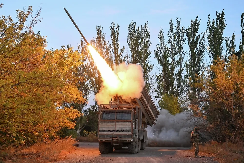 Армия России уничтожает позиции ВСУ на Купянском направлении. Обложка © РИА «Новости» / Станислав Красильников