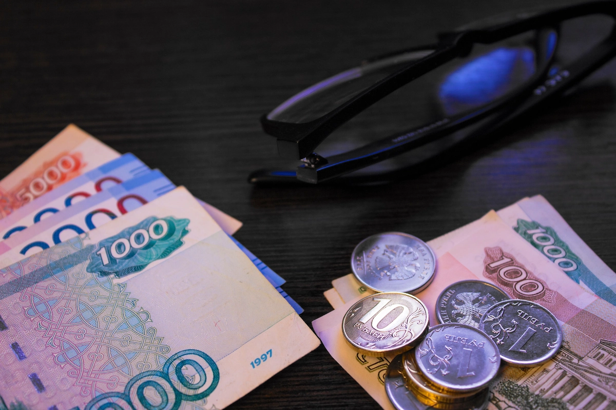 Обложка © Shutterstock / FOTODOM / GRADIENT BACKGROUND