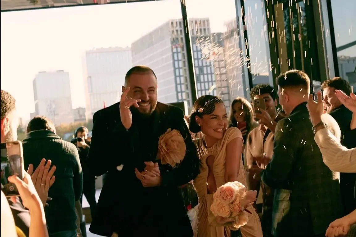 Свадьба Севиль и TONI. Обложка © Instagram (признан экстремистской организацией и запрещён на территории Российской Федерации) / seville_official