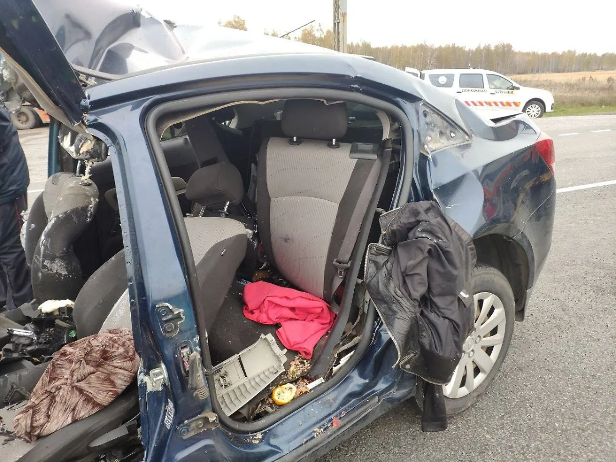 Последствия аварии. Фото © Telegram / Госавтоинспекция Тюменской области 