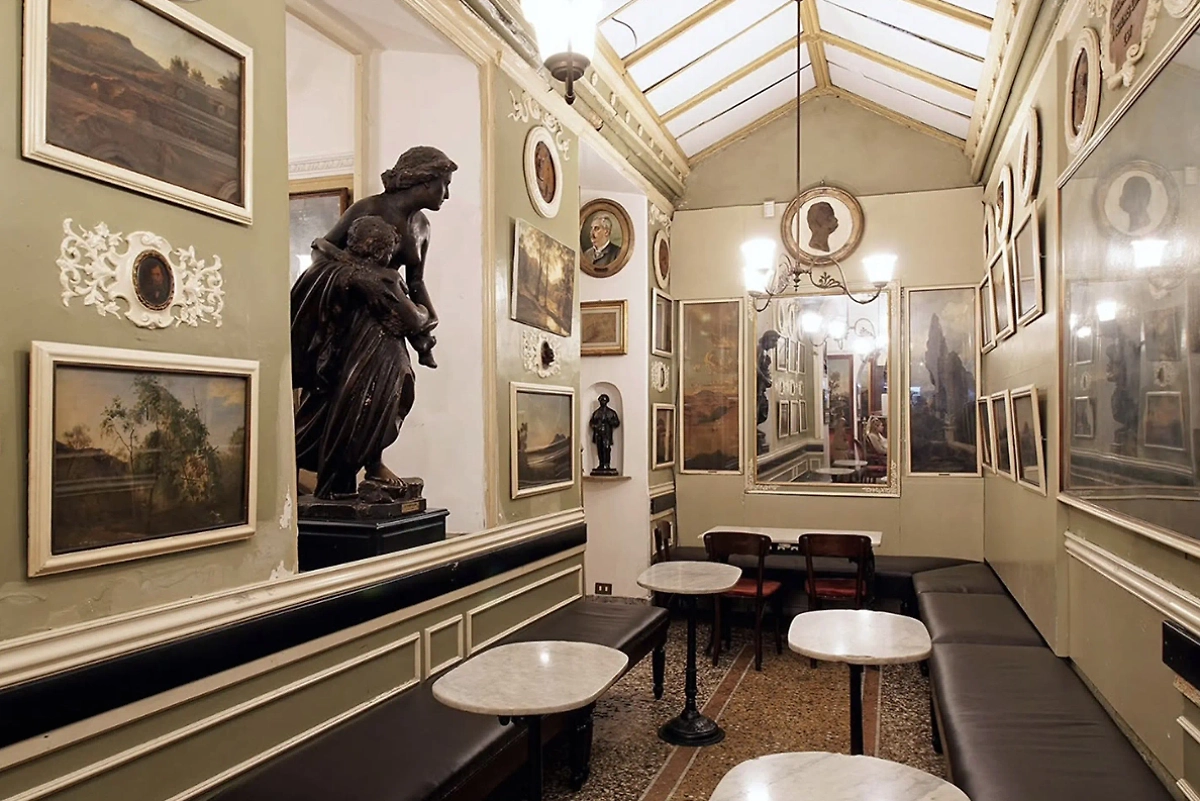 Кафе Antico Caffe Greco. Обложка © Instagram (признан экстремистской организацией и запрещён на территории Российской Федерации) / anticocaffegreco