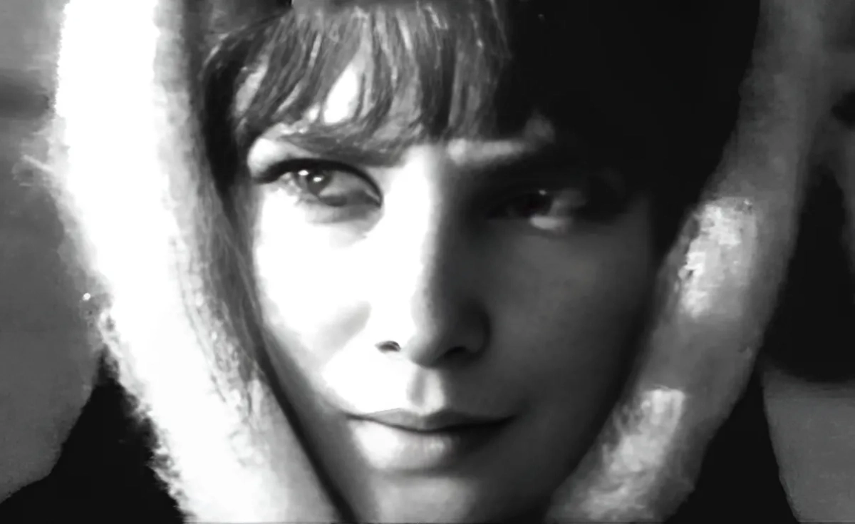 Эльвира Осипова. Обложка © VK / Артём Цыпин