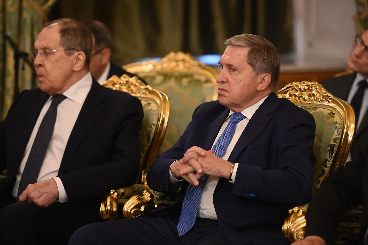 Сергей Лавров и Юрий Ушаков. Обложка © Life.ru