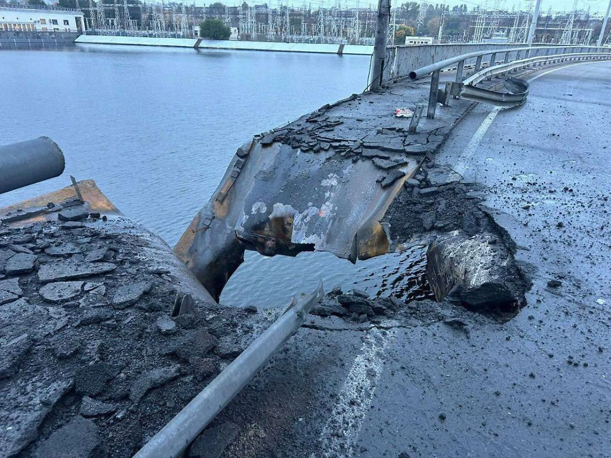 Последствия удара по Днепровской ГЭС. Обложка © Telegram / Военкор Котенок