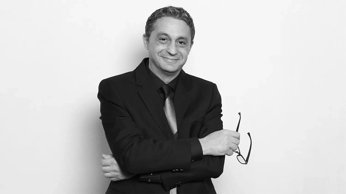 Известный итальянский преподаватель, основатель школы итальянского языка Alfaschool Альфонсо Торелло. Обложка © VK / Alfonso Torello