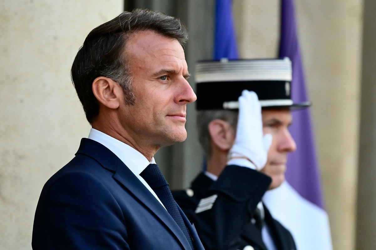 Эмманюэль Макрон. Обложка © Shutterstock / FOTODOM / Federico Pestellini