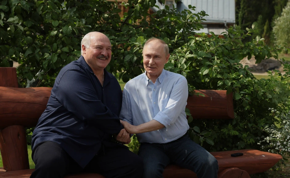 Александр Лукашенко и Владимир Путин на Валааме. Обложка © kremlin.ru