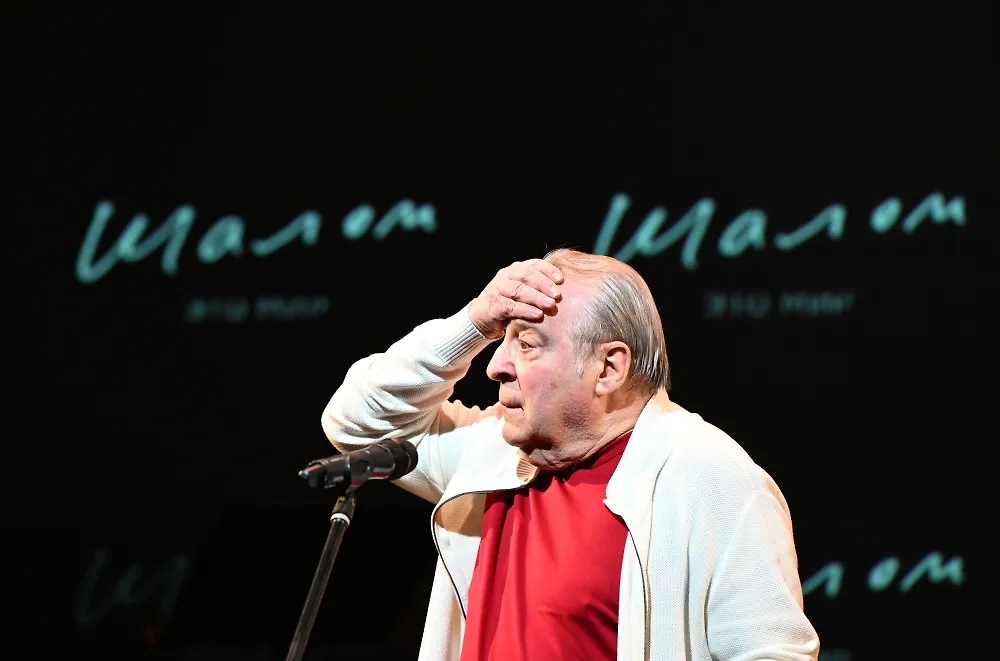 Хазанов выступал с антивоенной речью. Фото © РИА «Новости» / Екатерина Чеснокова