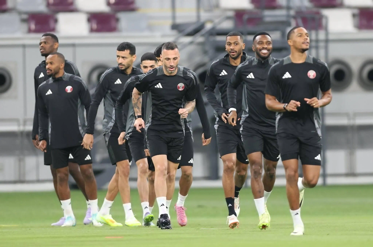 Игроки сборной Катара по футболу. Обложка © X / Qatar Football Association