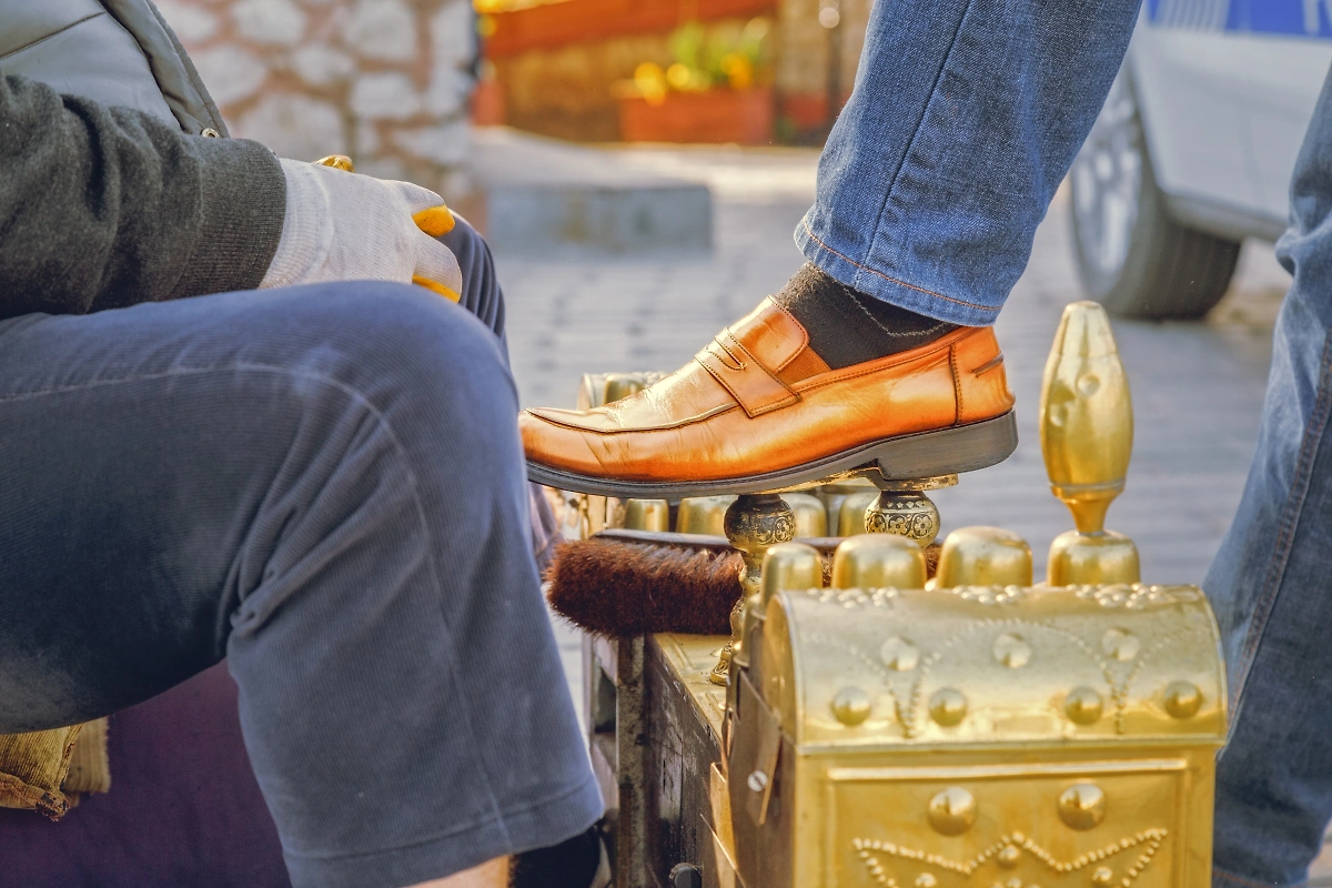 Чистка обуви в Турции. Фото © Shutterstock / FOTODOM / Feel good studio