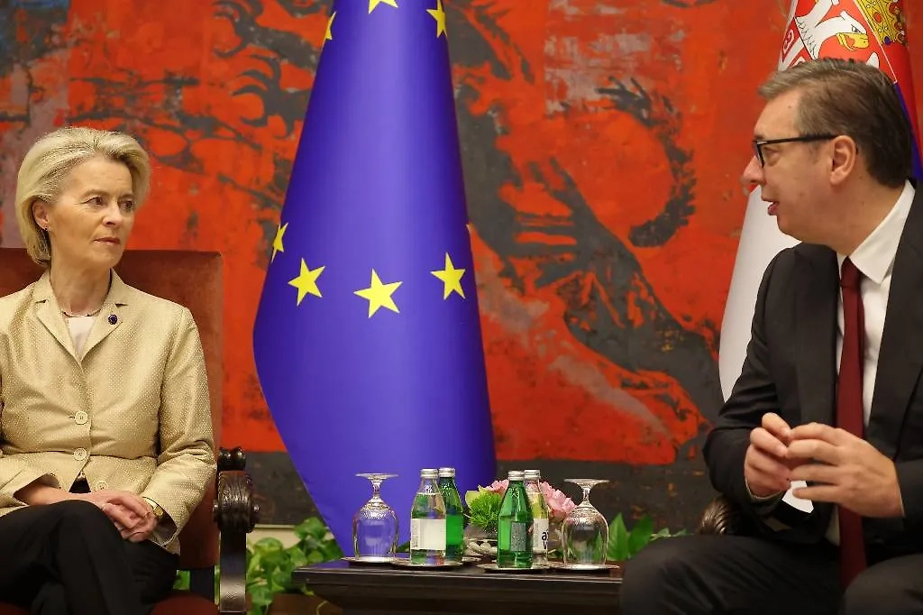 Фон дер Ляйен и Вучич. Обложка © ТАСС/ EPA