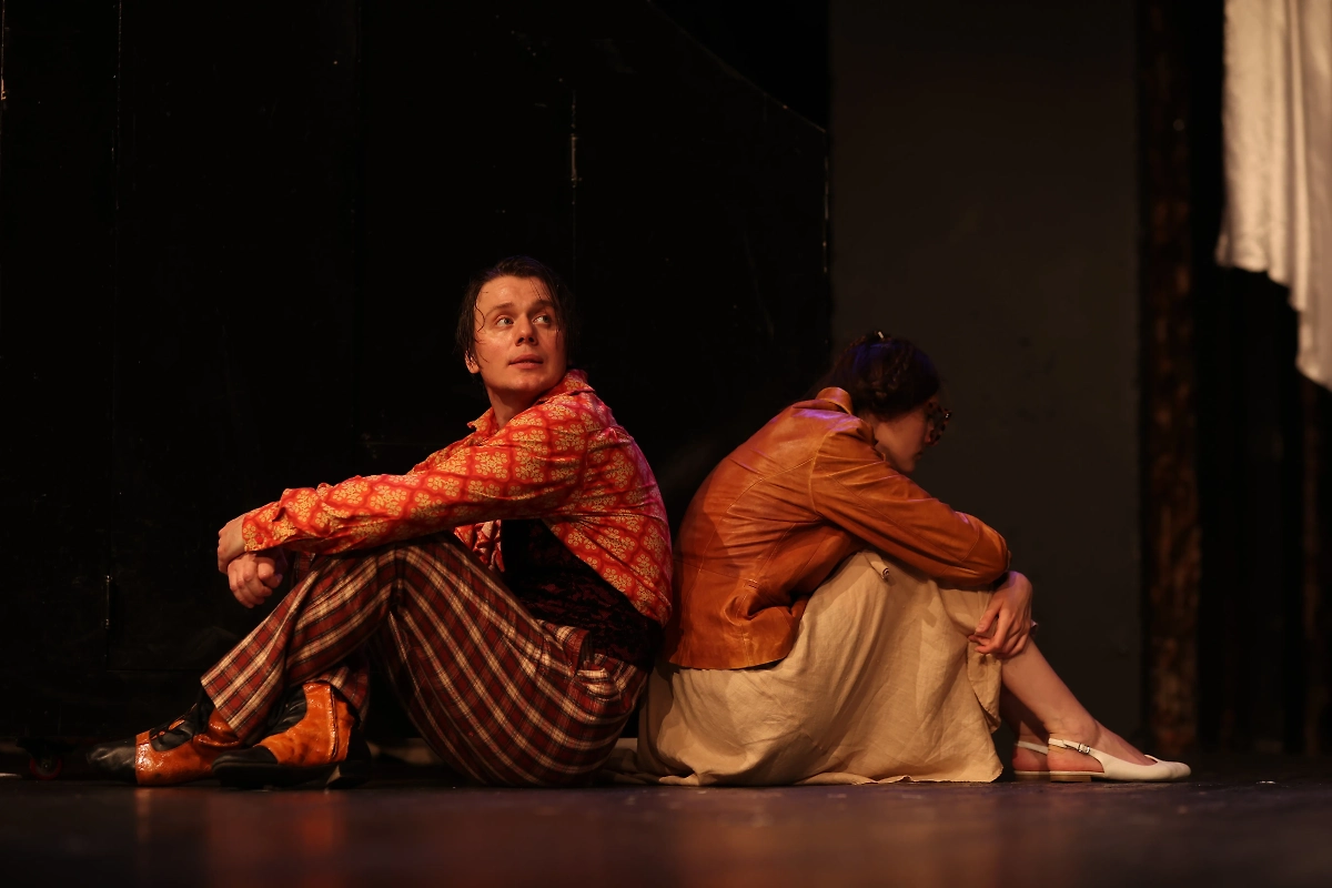 Спектакль «Старые фокусы». Обложка © Предоставлено Life.ru