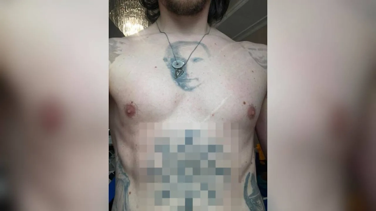 Полунин показал татуировку с Путиным. Фото © Instagram (признан экстремистской организацией и запрещён на территории Российской Федерации) / poluninink