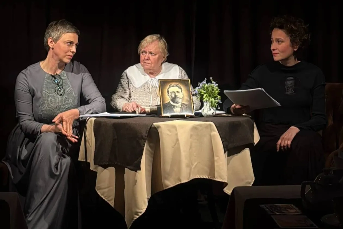 Спектакль «Три». Фото © Предоставлено Life.ru