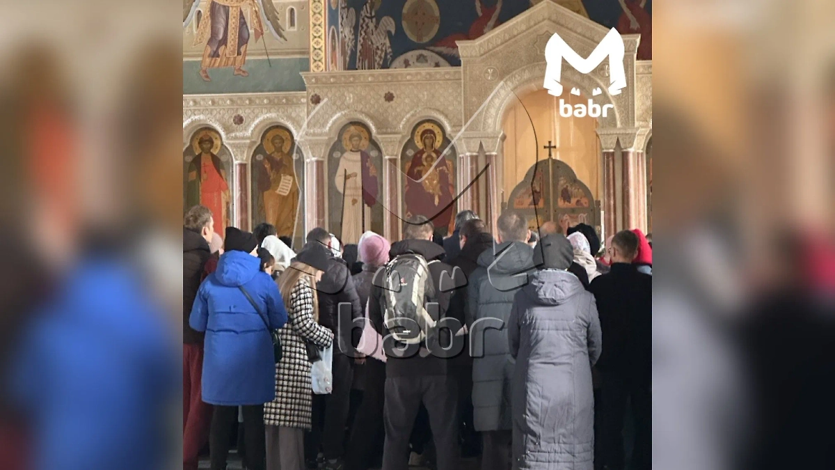 Прощание с жертвами 14-летнего школьника. Фото © Telegram/ Babr Mash