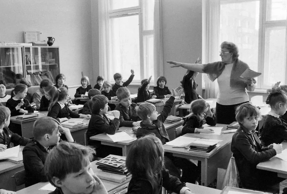 Школьные правила СССР: от запрета шариковых ручек до учёбы в субботу. Фото © ТАСС / Носов Игорь