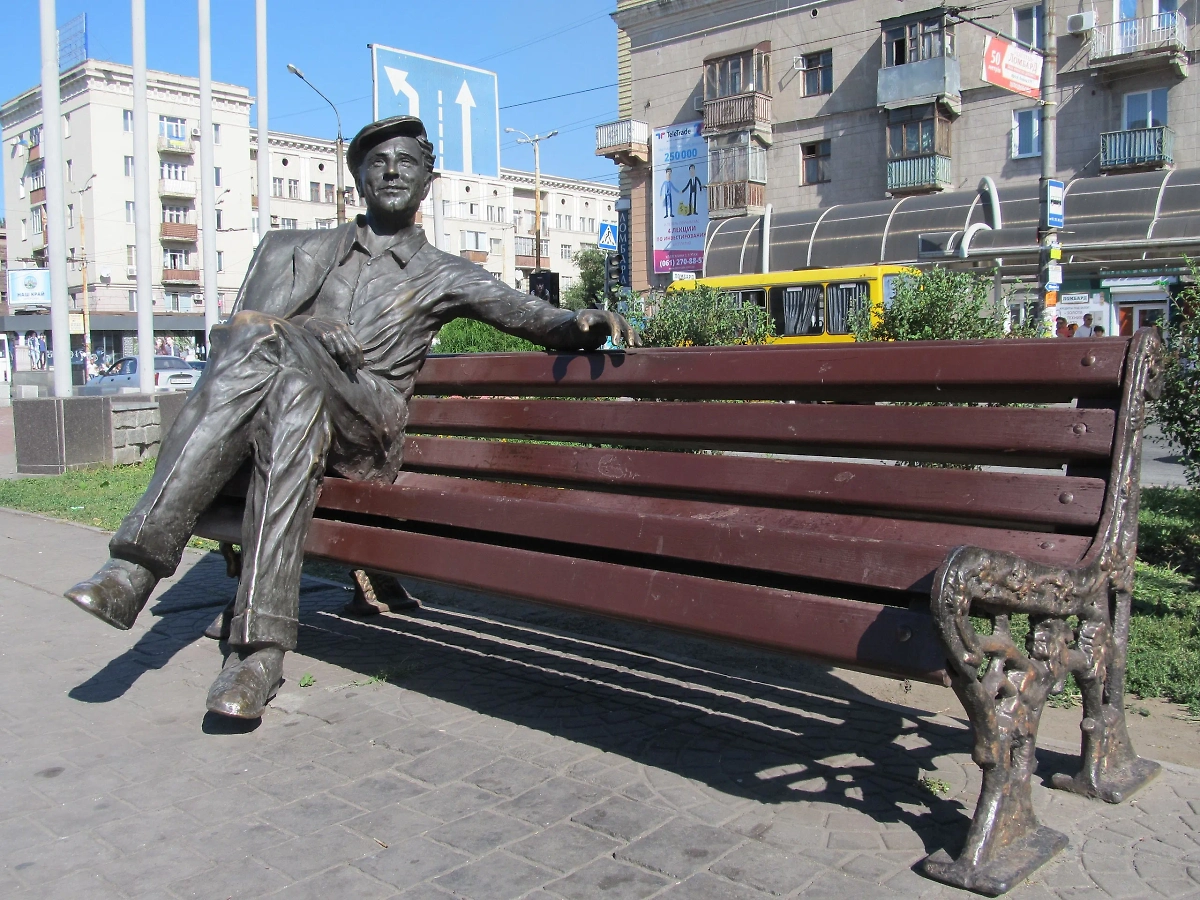 В Запорожье главным героям этого фильма установлен памятник. Фото © Wikipedia / Анатолий Мережко