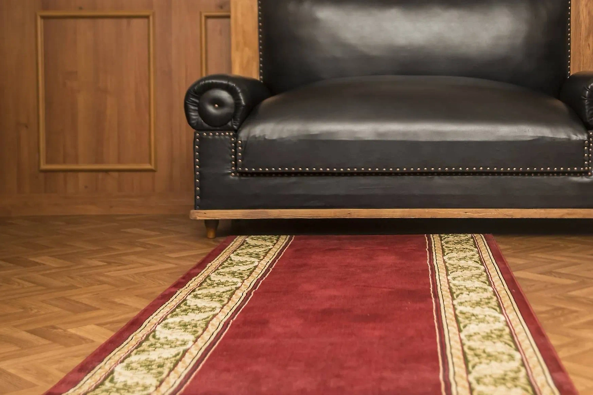 Утепление окон газетами и другие советские хитрости для тепла. Фото © Shutterstock / FOTODOM / maradon 333