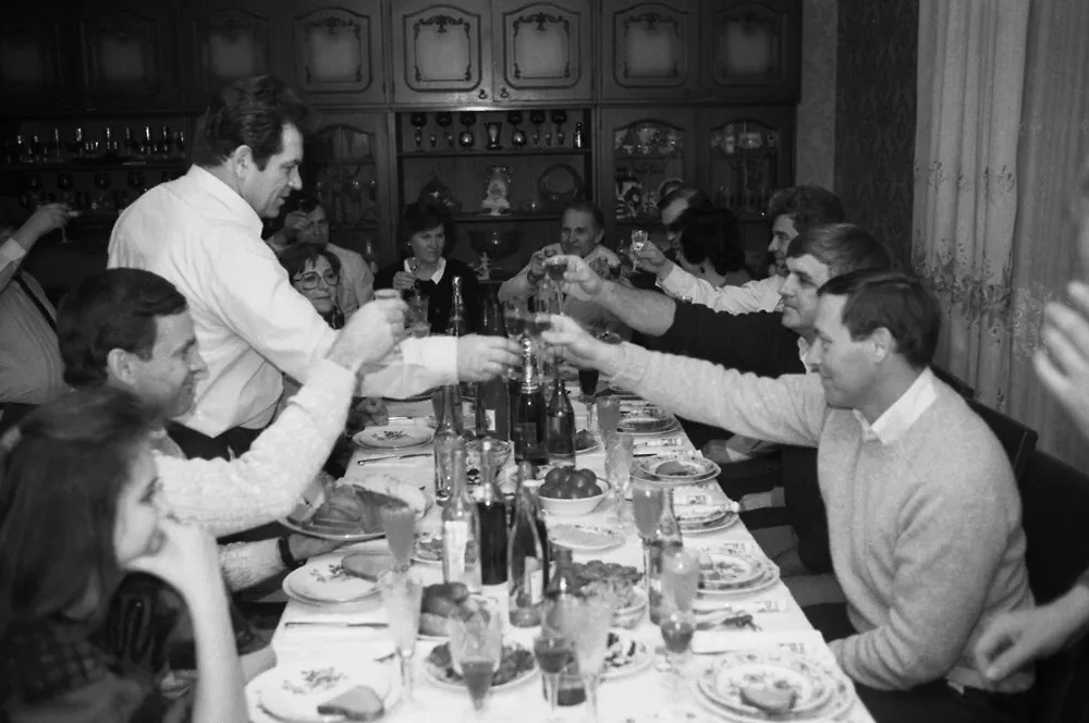 Шпроты в СССР: как из рыбы второго сорта сделали элитный советский деликатес. Фото © ТАСС / Пушкарев Альберт