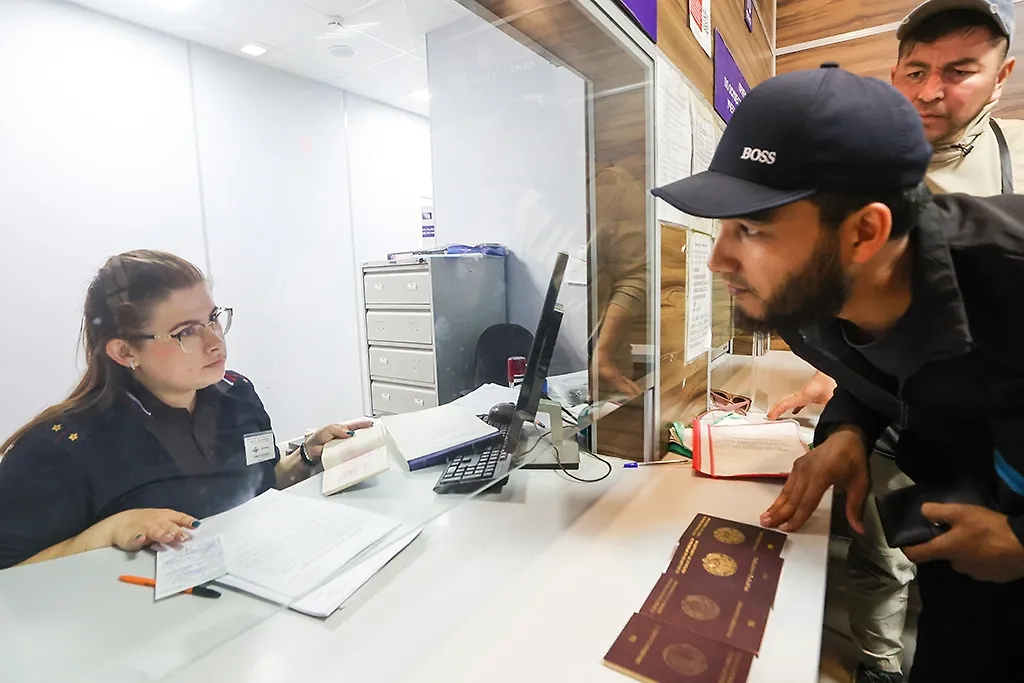 Россия открыта не для всех: появились новые правила отбора мигрантов. Фото © ТАСС / Александр Демьянчук