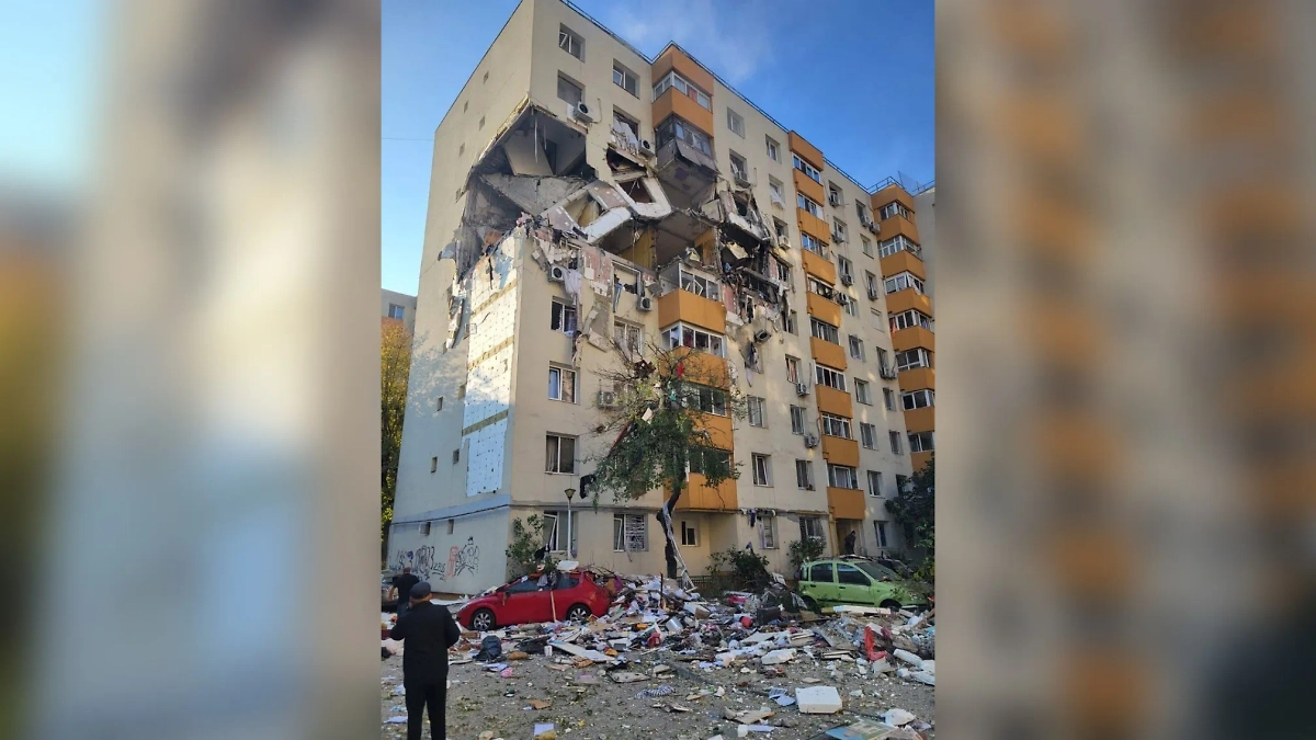 В Бухаресте произошёл взрыв газа в жилом доме, двое погибших, четверо раненых. Обложка © Х / TVR Info