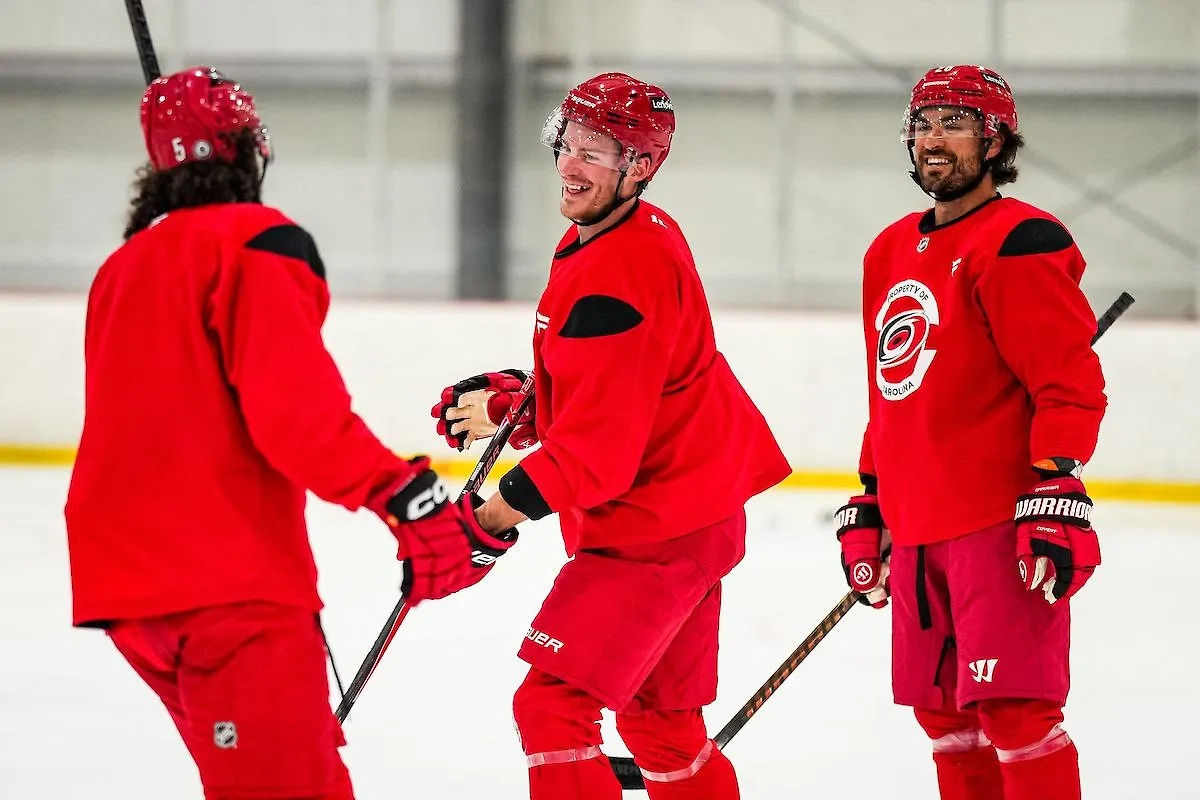 Обложка © Telegram / Canes News | Carolina Hurricanes