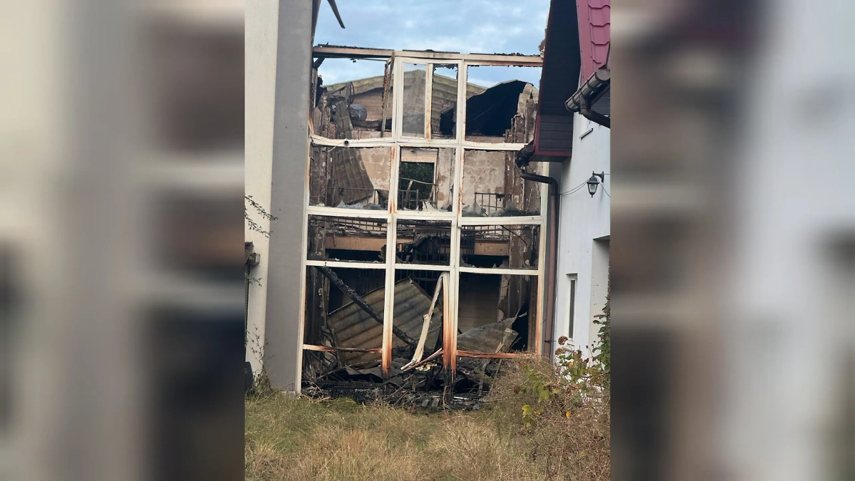 В херсонском селе семейная пара погибла из-за ночного налета дронов ВСУ. Обложка © Telegram / Владимир Сальдо