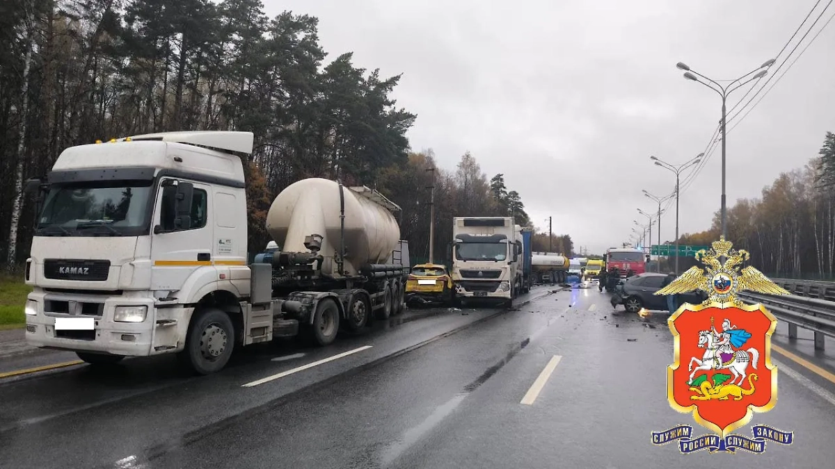 Последствия аварии. Обложка © Telegram / Госавтоинспекция Московской области