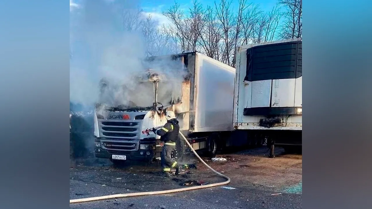 Последствия обстрела. Обложка © Telegram / Настоящий Гладков