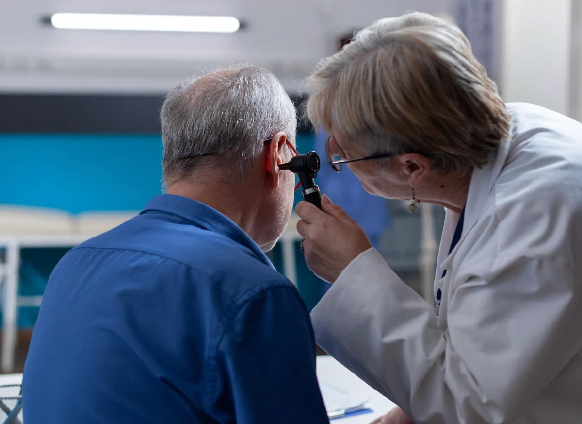 Обложка © freepik / DC Studio