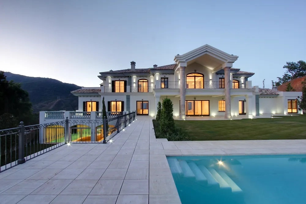 Обложка © Shutterstock / FOTODOM / Connect Images - Curated