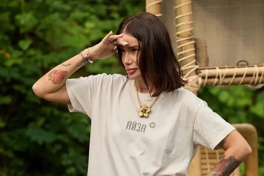 Айза-Лилуна. Обложка © Instagram (признан экстремистской организацией и запрещён на территории Российской Федерации) / aizalovesam