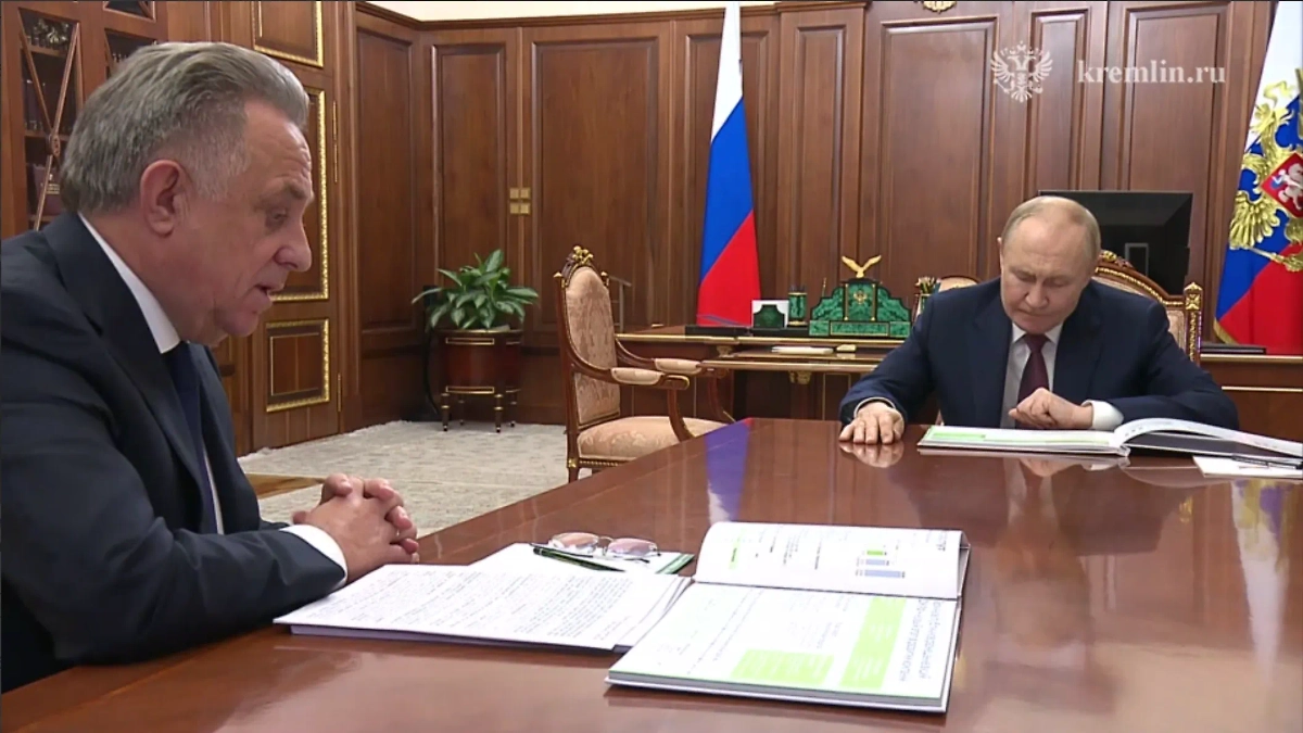 Виталий Мутко и Владимир Путин. Обложка © Telegram / Кремль. Новости