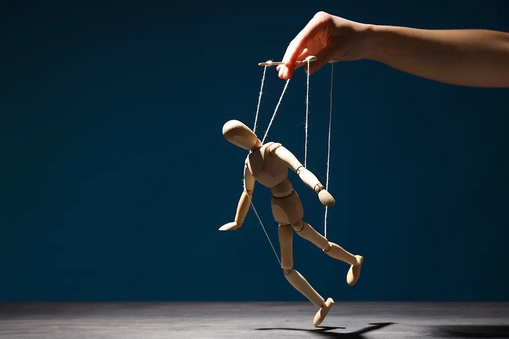 Вы почувствовали, что теряете свою творческую энергию. Как будто бы вы — всего лишь марионетка. Фото © Shutterstock / FOTODOM / AtlasStudio