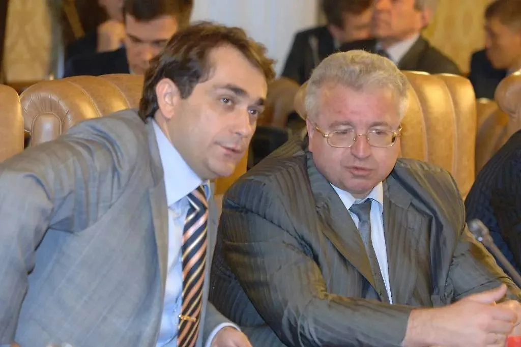 Станислав Светлицкий (слева). Обложка © ТАСС / Александр Саверкин