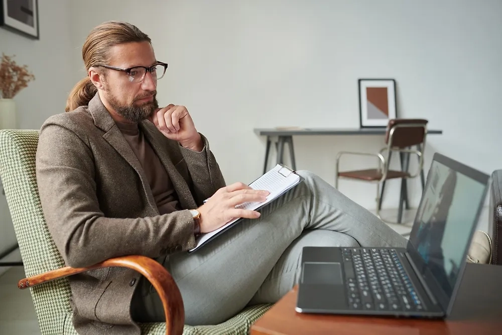 Обложка © Shutterstock / FOTODOM / AnnaStills