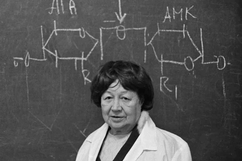 Представительница знака зодиака Скорпион Зинаида Ермольева — благодаря ей мы все живы. Фото © ТАСС / Носов Пётр