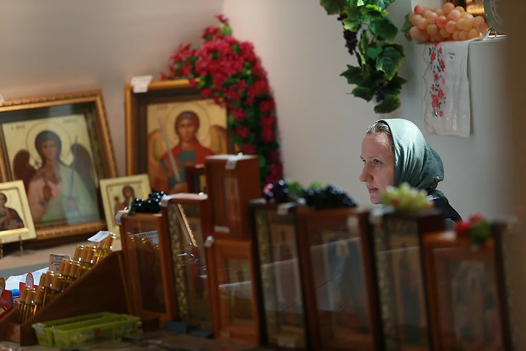 Именную икону лучше всего покупать в магазинах при храмах. Там ноль процентов риска, что это подделка. Фото © ТАСС / Владимир Смирнов