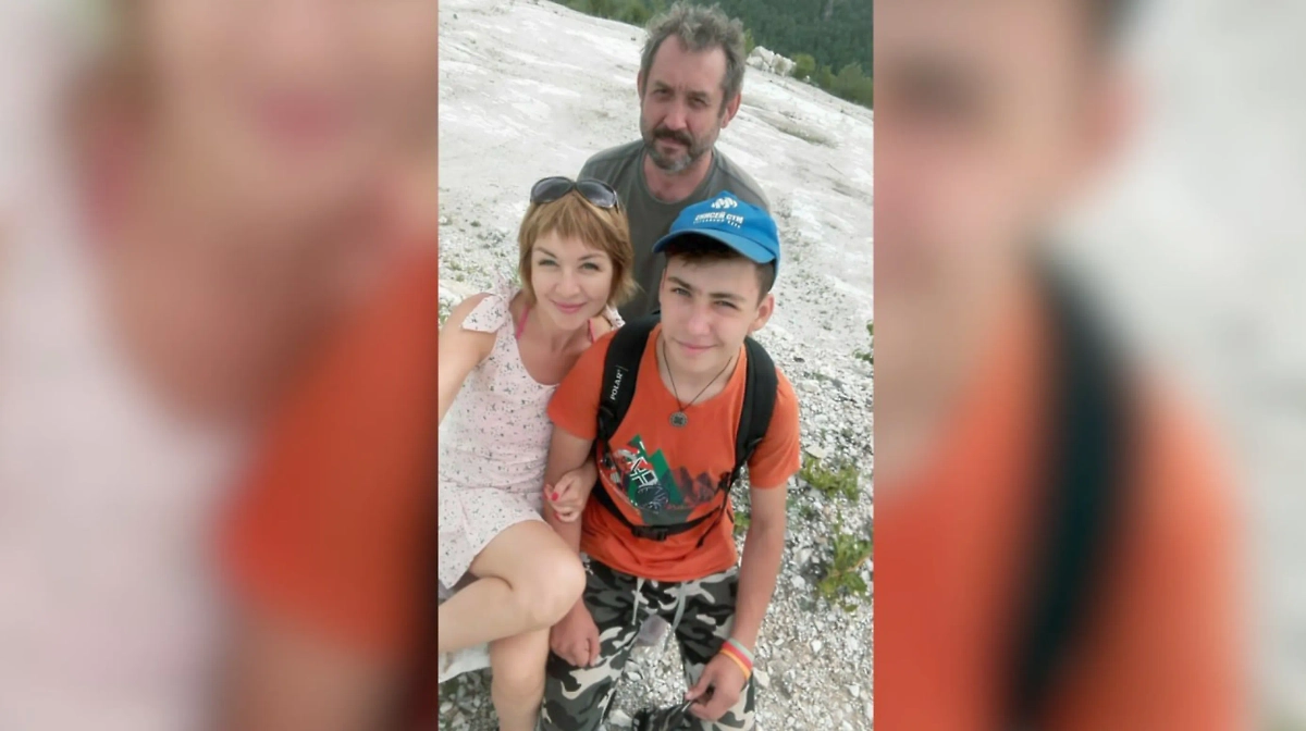 Семья Усольцевых с сыном. Он не пошёл с родителями в роковой поход. Обложка © VK / Ирина Усольцева