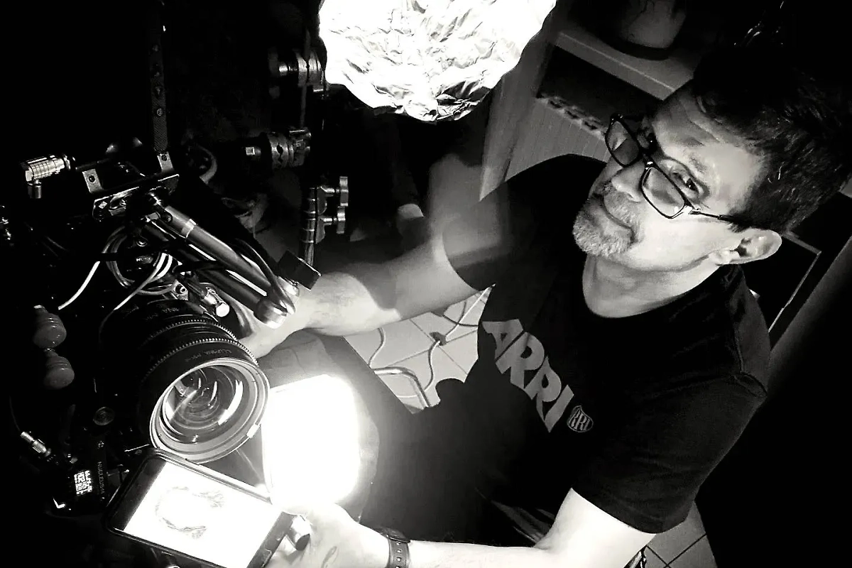 Оператор Сергей Политик. Обложка © Instagram (признан экстремистской организацией и запрещён на территории Российской Федерации) / dop.s.politik