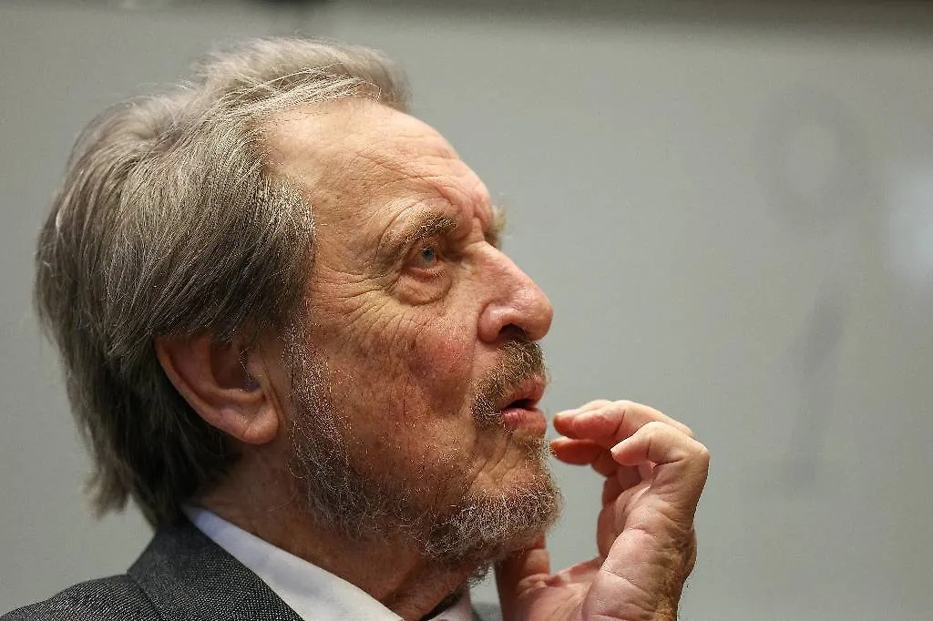 Отец американского предпринимателя Илона Маска Эррол Маск во время выступления в Университете Иннополис. Обложка © Егор Алеев/ТАСС