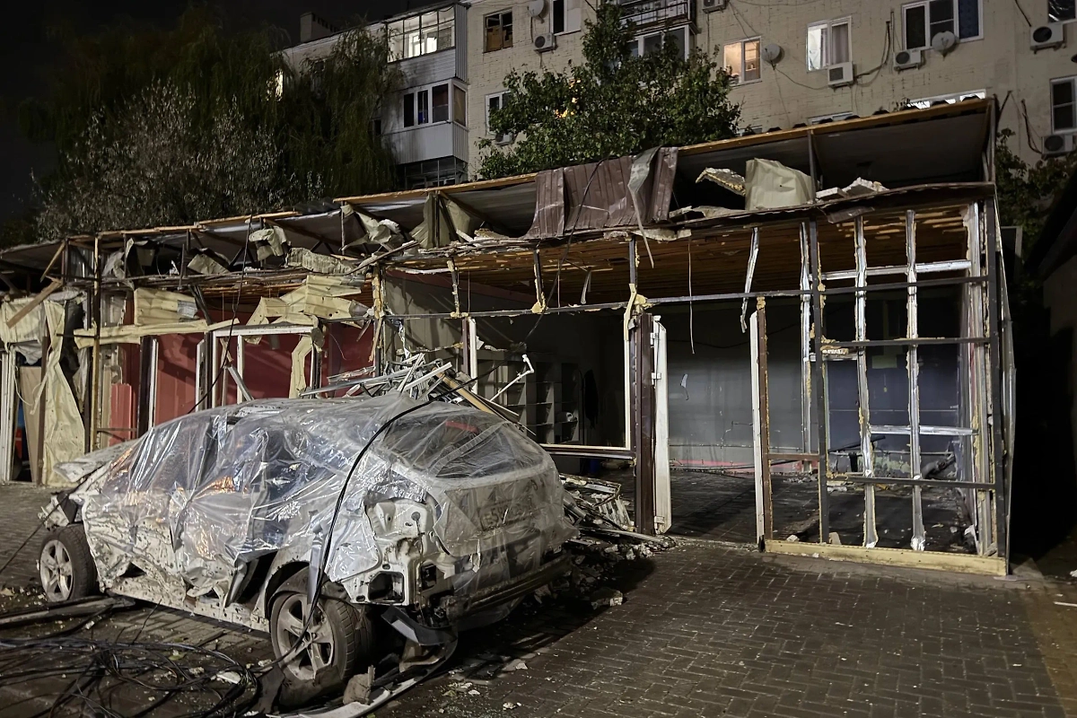 В Батайске после атаки ВСУ повреждены 131 квартира и 41 автомобиль. Обложка © Telegram / Валентин Кукин