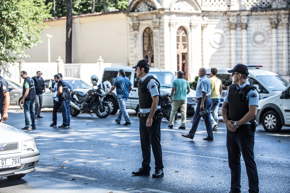 Обложка © Shutterstock / FOTODOM / 4.murat