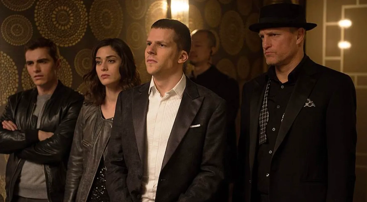 «Иллюзия обмана» фильм: триллер про фокусников, которые грабят банки во время шоу. Фото © Кадр из фильма «Иллюзия обмана», режиссёр Луи Летерье, сценарист 
Эд Соломон, Боаз Якин / Kinopoisk