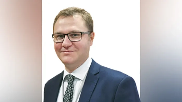 Обложка © Wikipedia / Правительство РФ